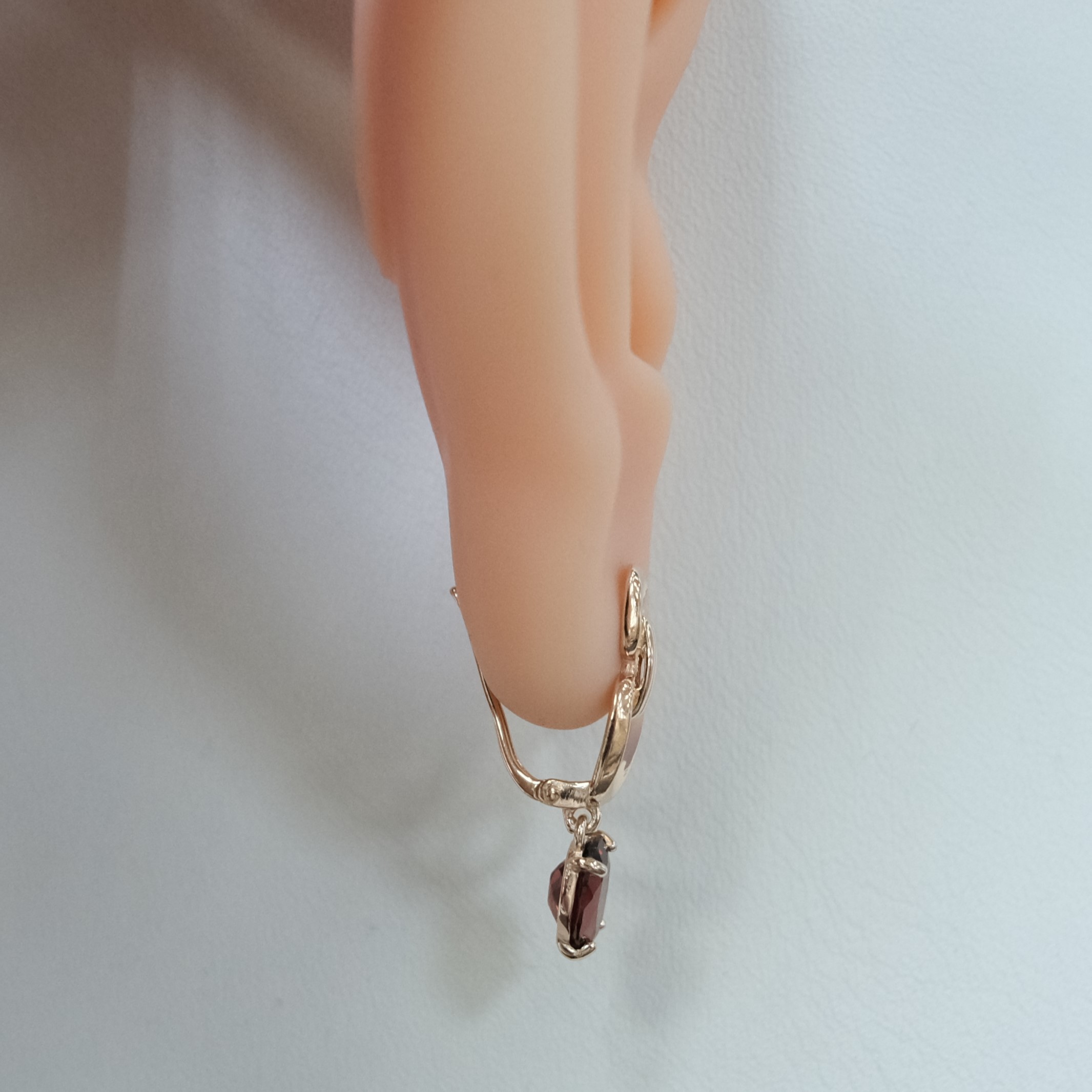 Серебряные серьги с гранатами
